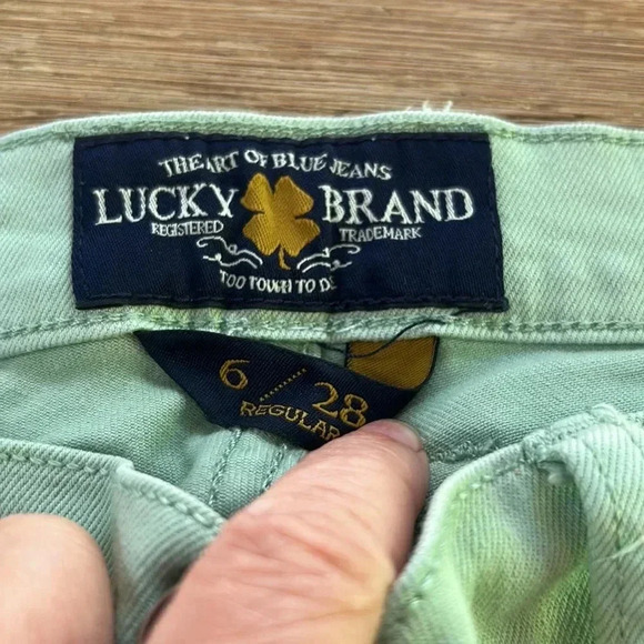 ☘️Lucky Brand Charlie skinny jeans size 6 regular - Picture 2 of 5